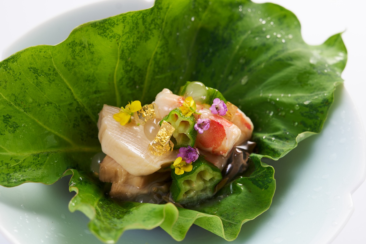 台中渡假飯店「虹夕諾雅 谷關」推春夏會席料理菜色，以「水」為概念，呈現料理的各種變化