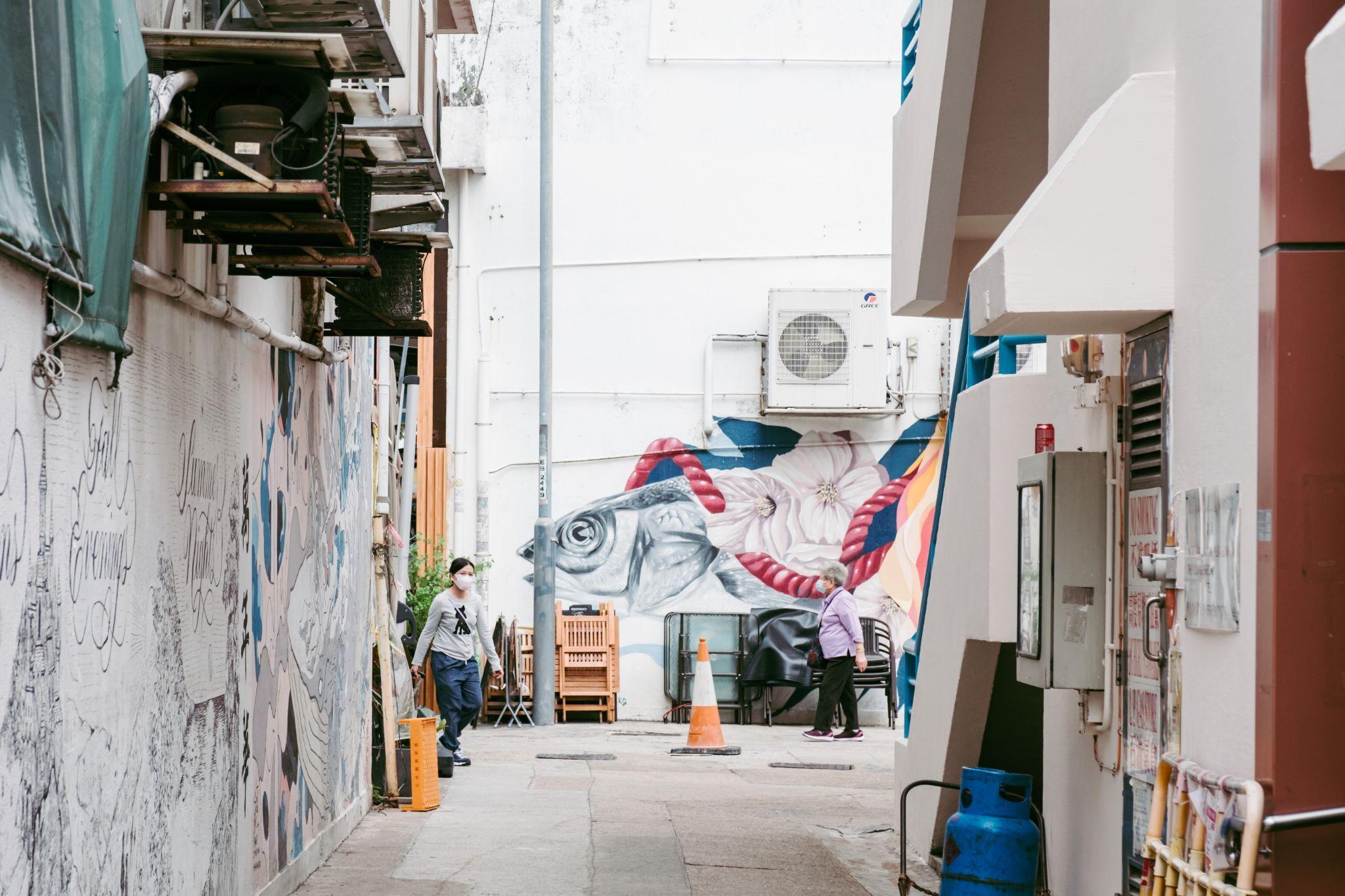 香港街頭藝術節HKwalls畫入西貢街區，藝術家巨幅壁畫到巷弄間的文青小店