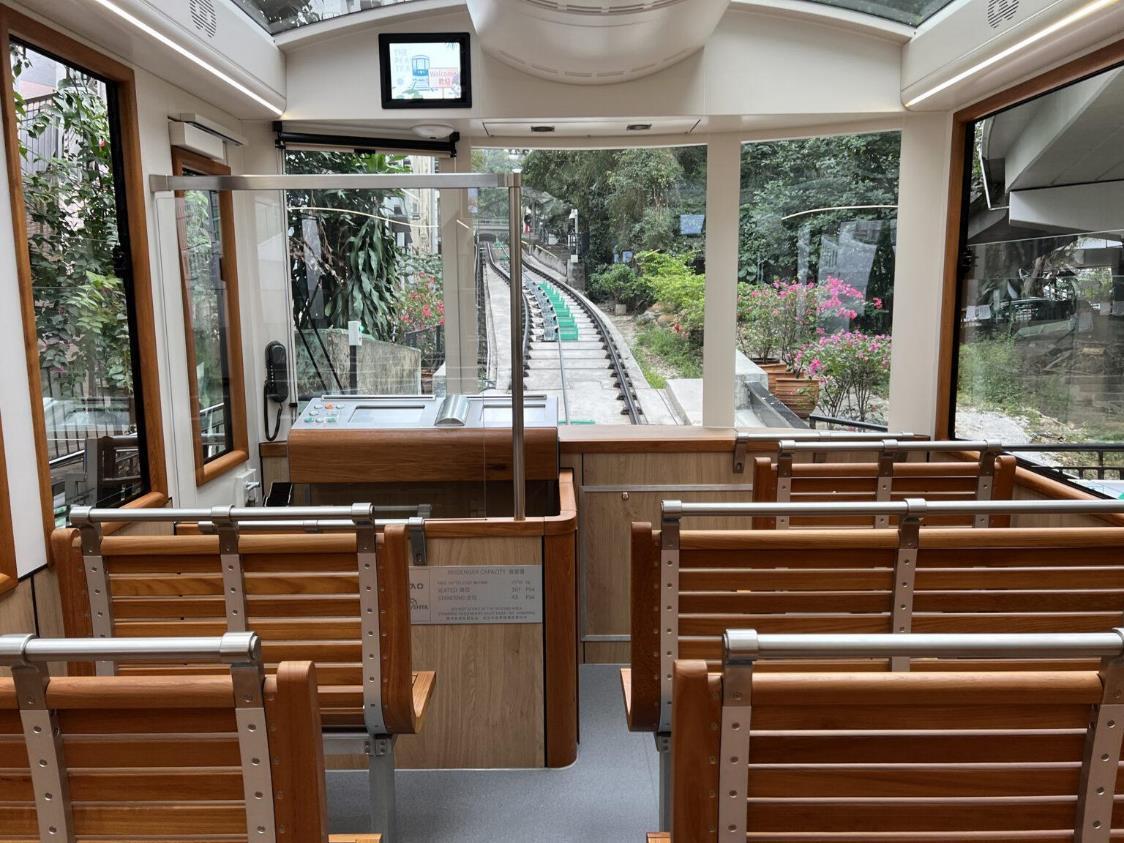 香港太平山纜車站全面翻新 山頂盧吉道觀景台看到不一樣的香港 搭公車下山品嘗香港最棒的川菜