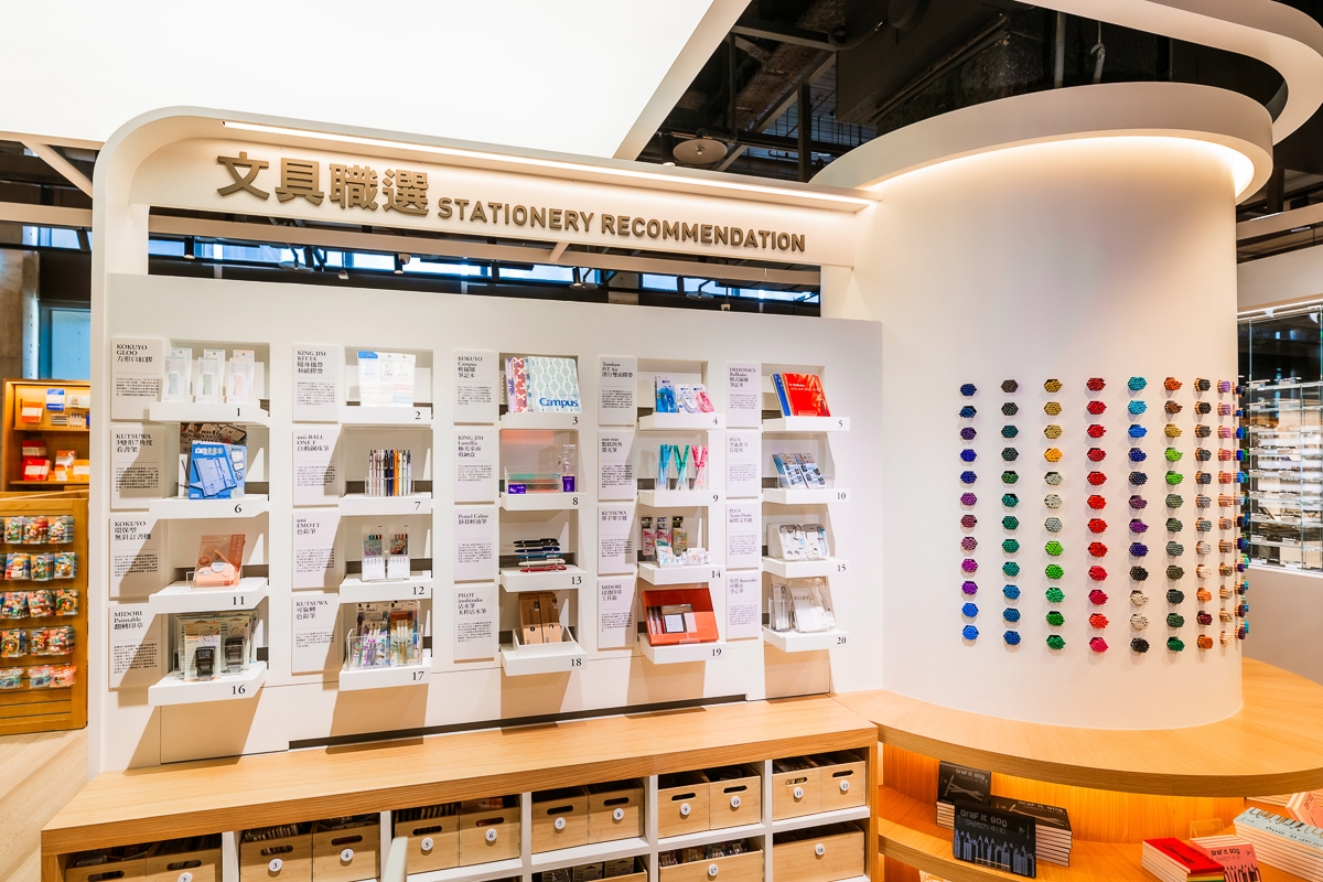 誠品24小時書店回來了！座落台北松菸，6大特色從咖啡廳、書區、黑膠唱片到文具一次到位