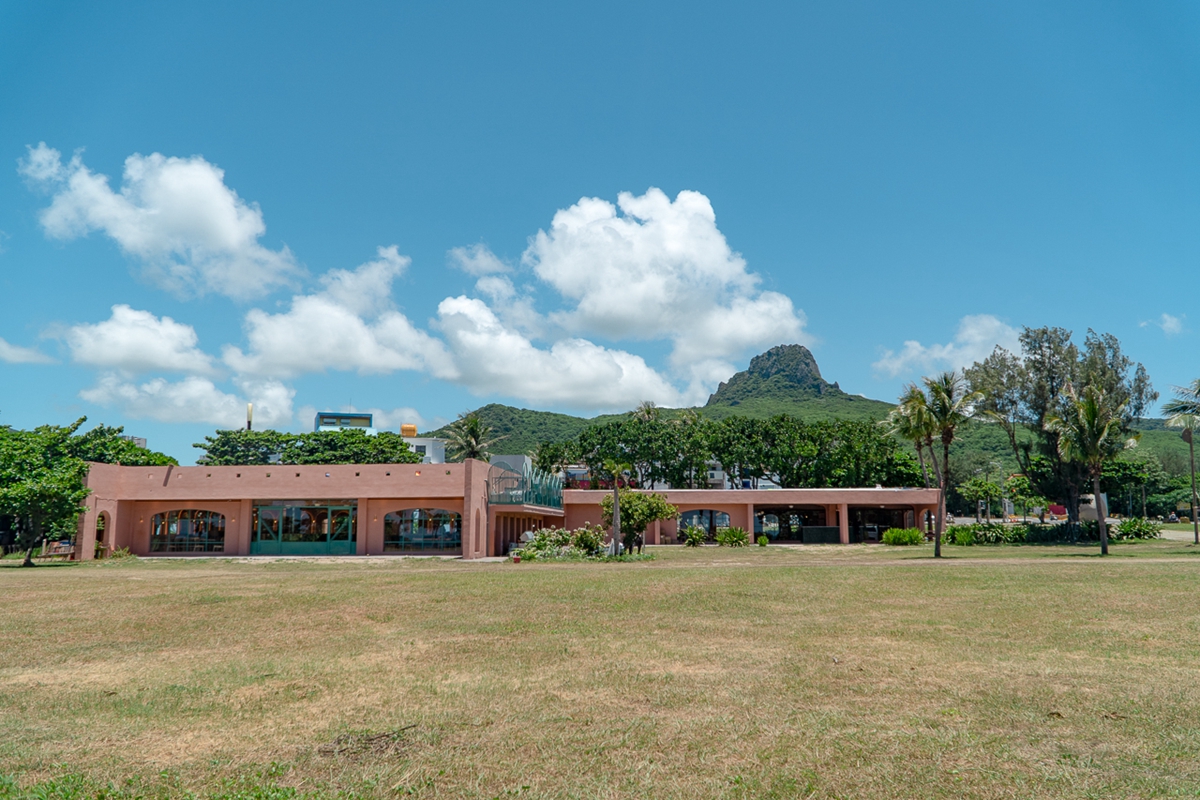 恆春特色餐廳搜查：復古餐廳「友時愛碧珠」、「肥貓南洋餐室」有如雨林，「Nossa」餐酒館海景第一排