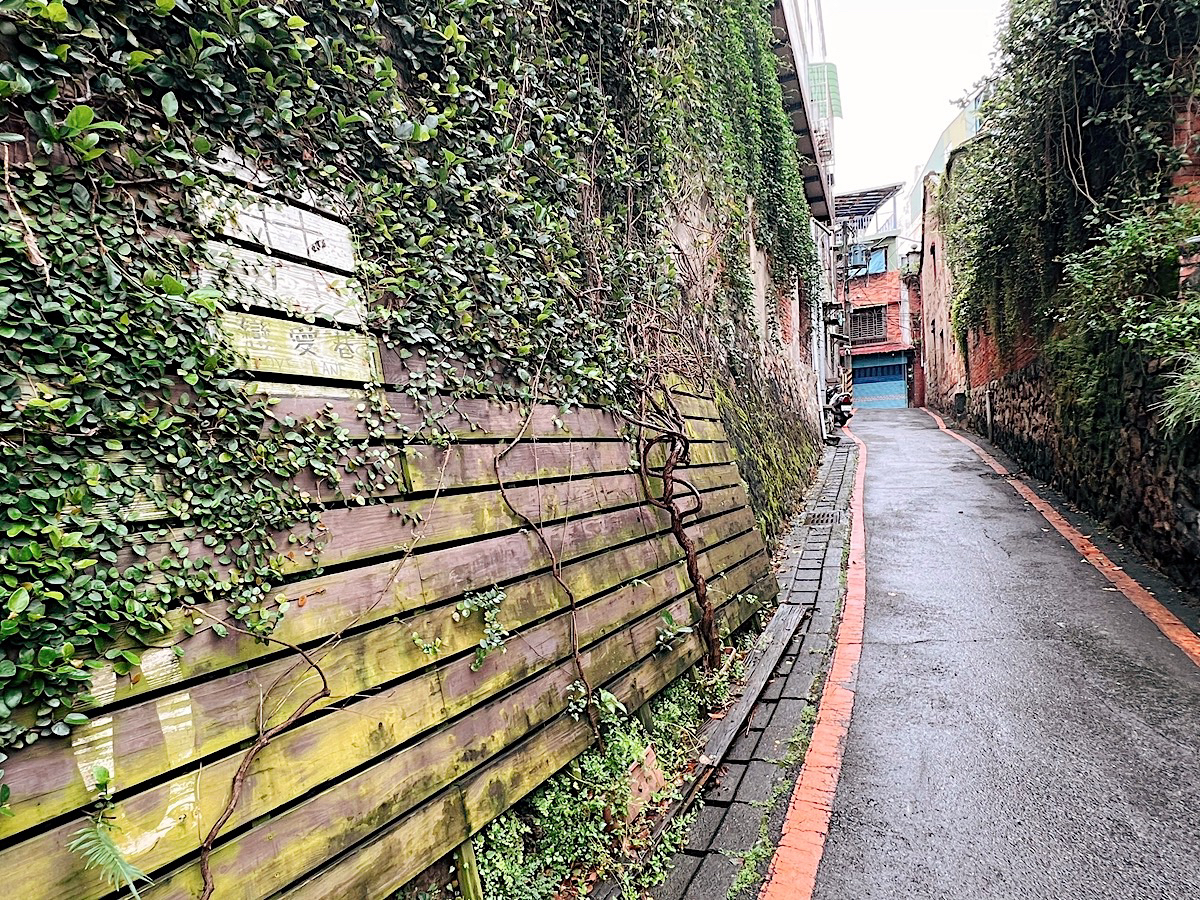 老淡水人帶路！淡水除了河岸與老街還能這樣玩：最在地的玩法就是往巷內竄
