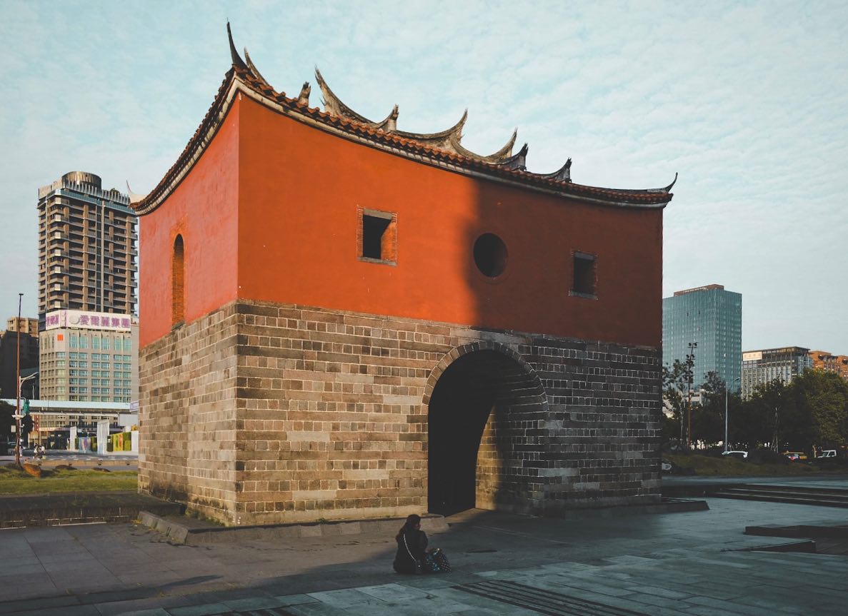 漫步台北車站探索古蹟！北門，台北僅存的清代閩式城門，躍升國門的歷史風華