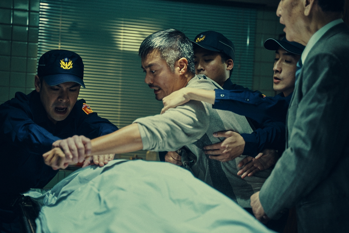 Holy媽祖！李銘順再度發揮影帝演技，《八尺門的辯護人》必看亮點與金句整理