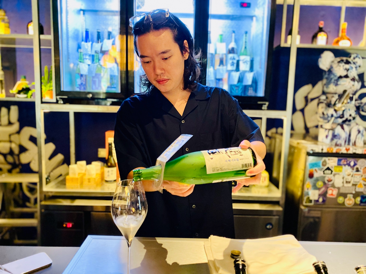 可以站著喝的時髦清酒吧NIHONSHU SAKE SPACE！一週12款清酒任你挑
