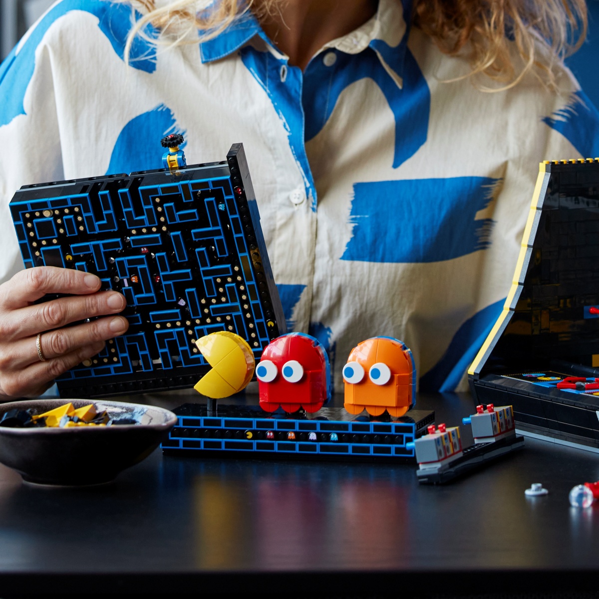 這是回憶殺無誤！樂高LEGO×日本萬代推《PAC-MAN》小精靈積木版遊戲機，帶你重回童年美好時光