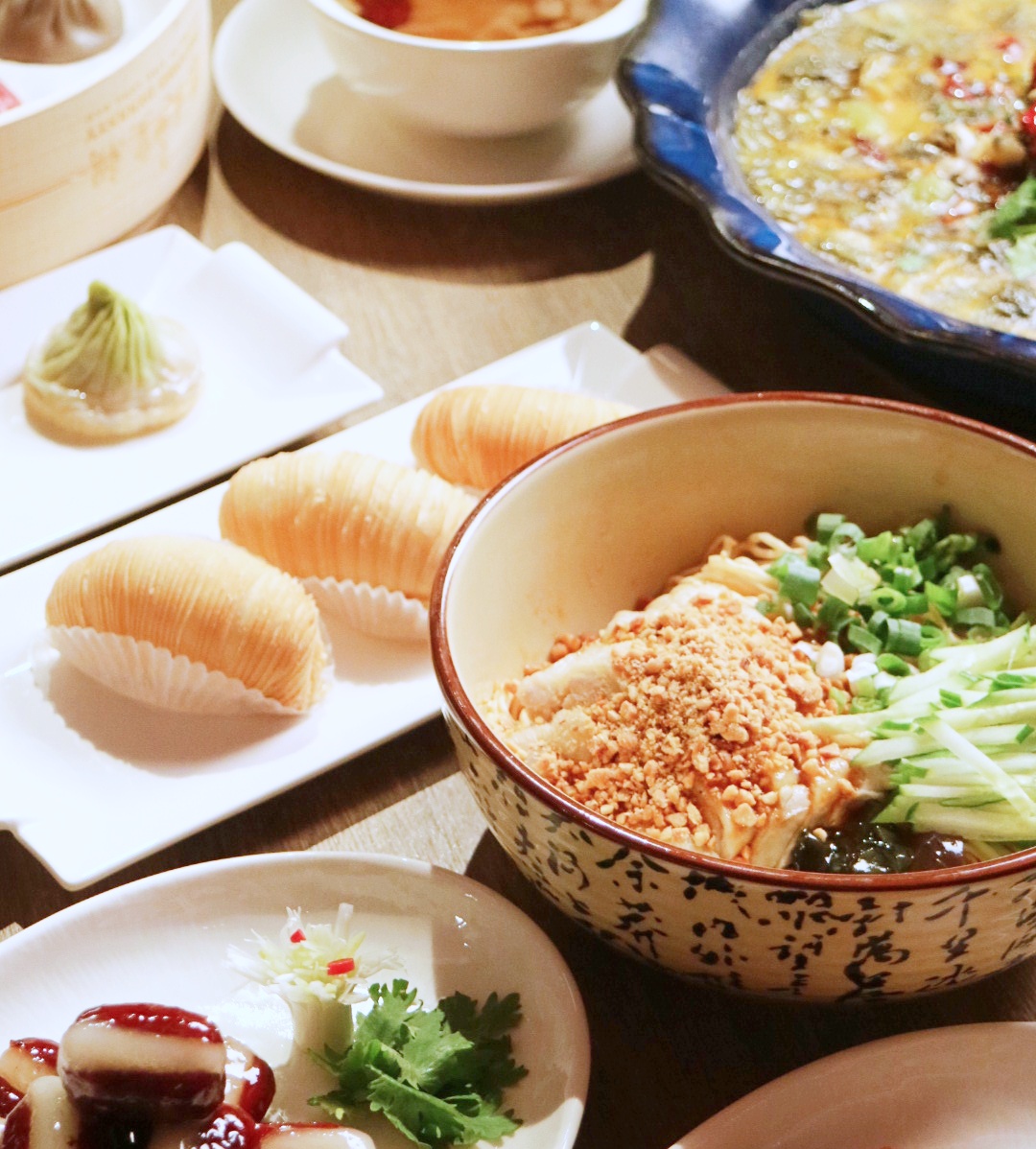 新店裕隆城餐廳推薦！勝政豬排、青春漢堡齊推新菜色，點點心全新「太空風」裝潢必拍照打卡