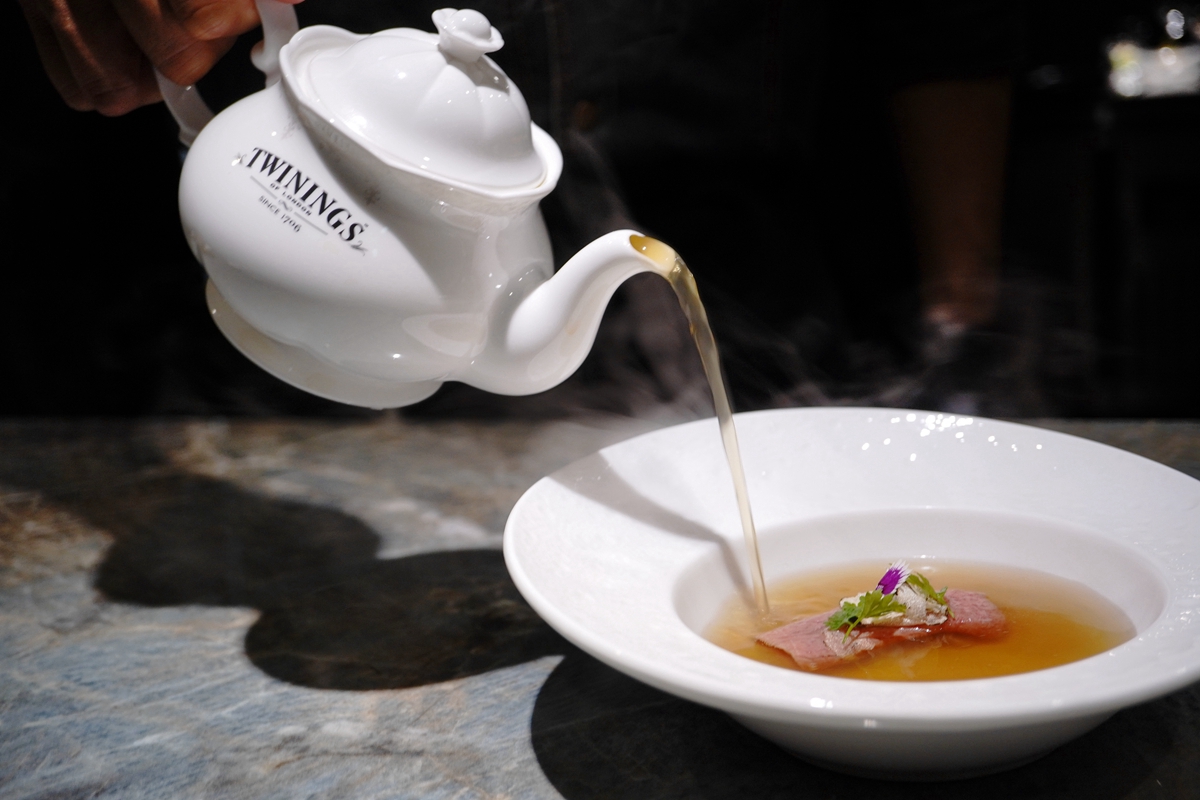 松山區全預約制Fine Dining餐廳「星 hoshi table」以英式茶飲融入菜系，打造創意無菜單料理
