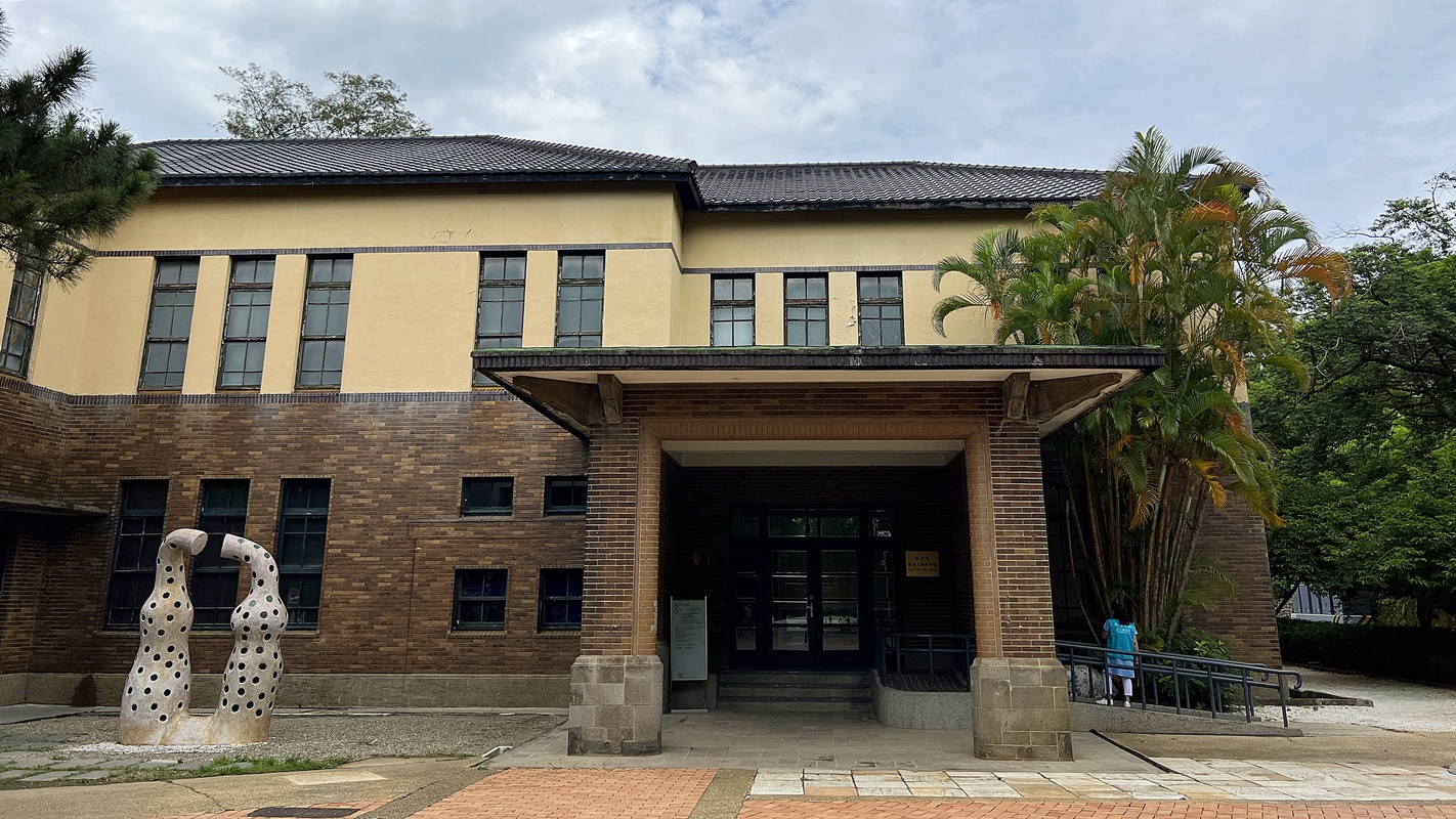 新竹老宅咖啡廳推薦！造訪三間極具氛圍感的「新竹市定古蹟咖啡餐館」，享受滴濾慢釀的美好光影