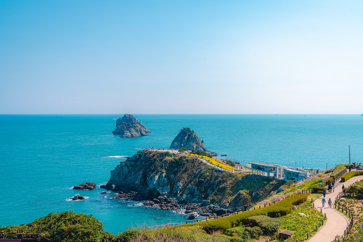 去韓國旅遊不只首爾可以玩，盤點釜山基本5個經典景點，甘川洞文化村童話般景象必打卡