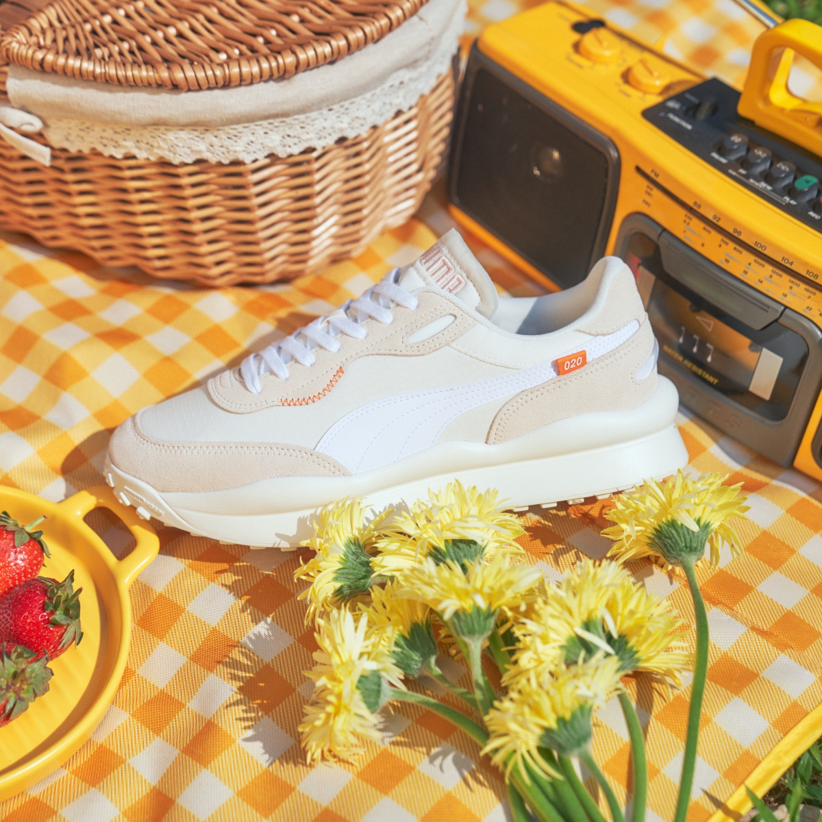 2023春夏球鞋新品總整理！PUMA「奶蓋橘」厚底鞋、New Balance「流蘇雕花」小白鞋讓你秒化身酷甜女子