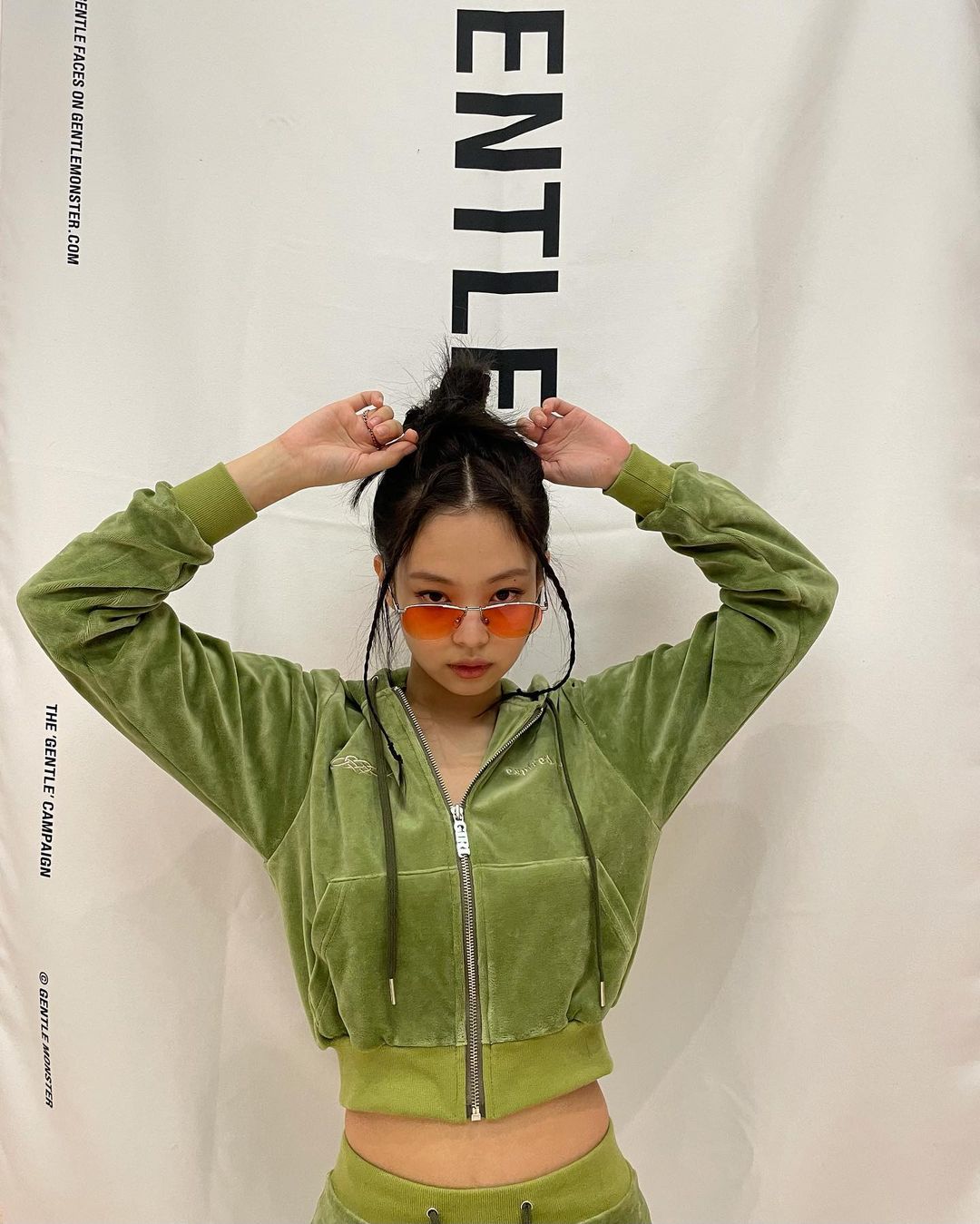 2023早秋穿搭就這樣配！「老錢風」等3種不同復古時尚LOOK讓《未來少女》人氣成員穿給你看