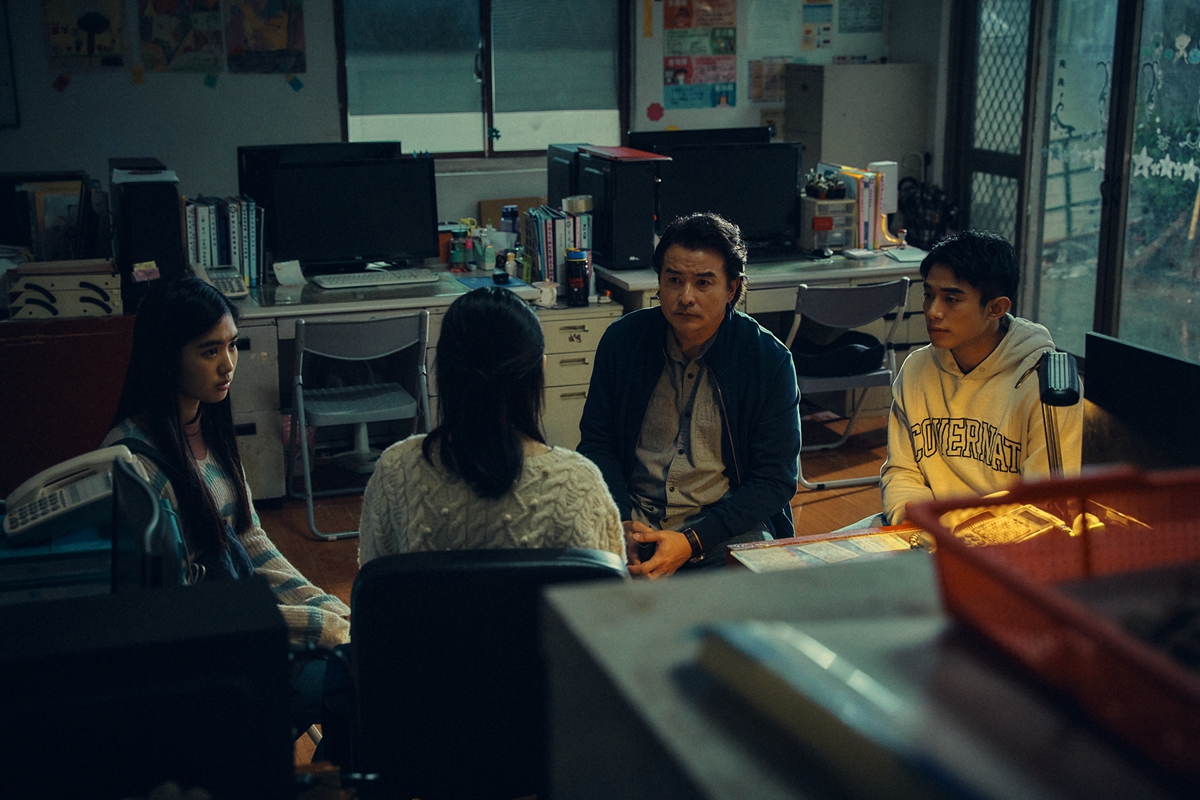 【膝關節影評專欄】Netflix《八尺門的辯護人》，史上最多原地自爆的台劇元素，廢死、移工、原住民樣樣難拍樣樣強