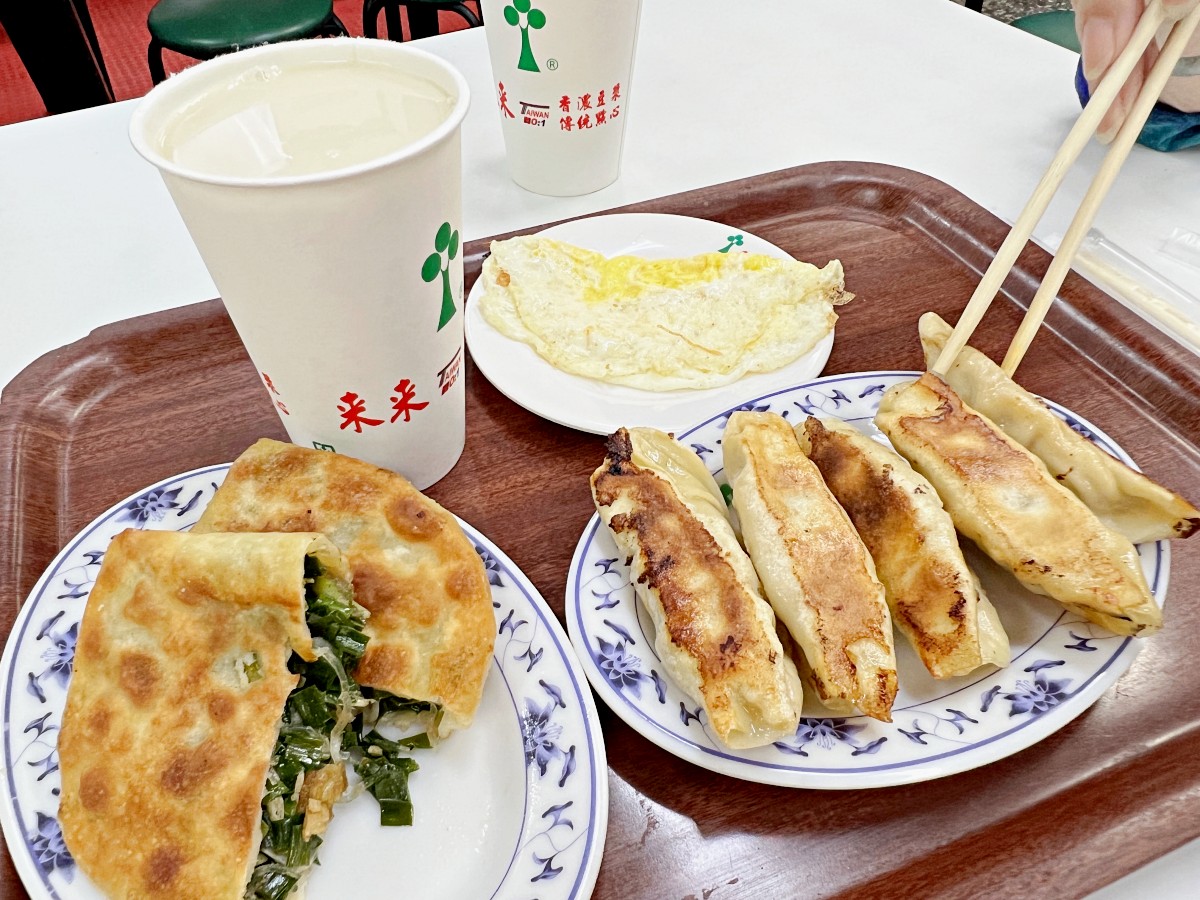 台北除了阜杭豆漿還有這兩家必吃！中正區「青島豆漿店」、內湖「來來豆漿店」都是傳統好滋味