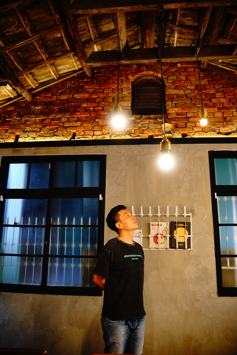 在老屋裡吃火鍋？台南東區老宅質感餐廳「毛房蔥柚鍋」，重現日本蔥柚鍋的銅鍋風情