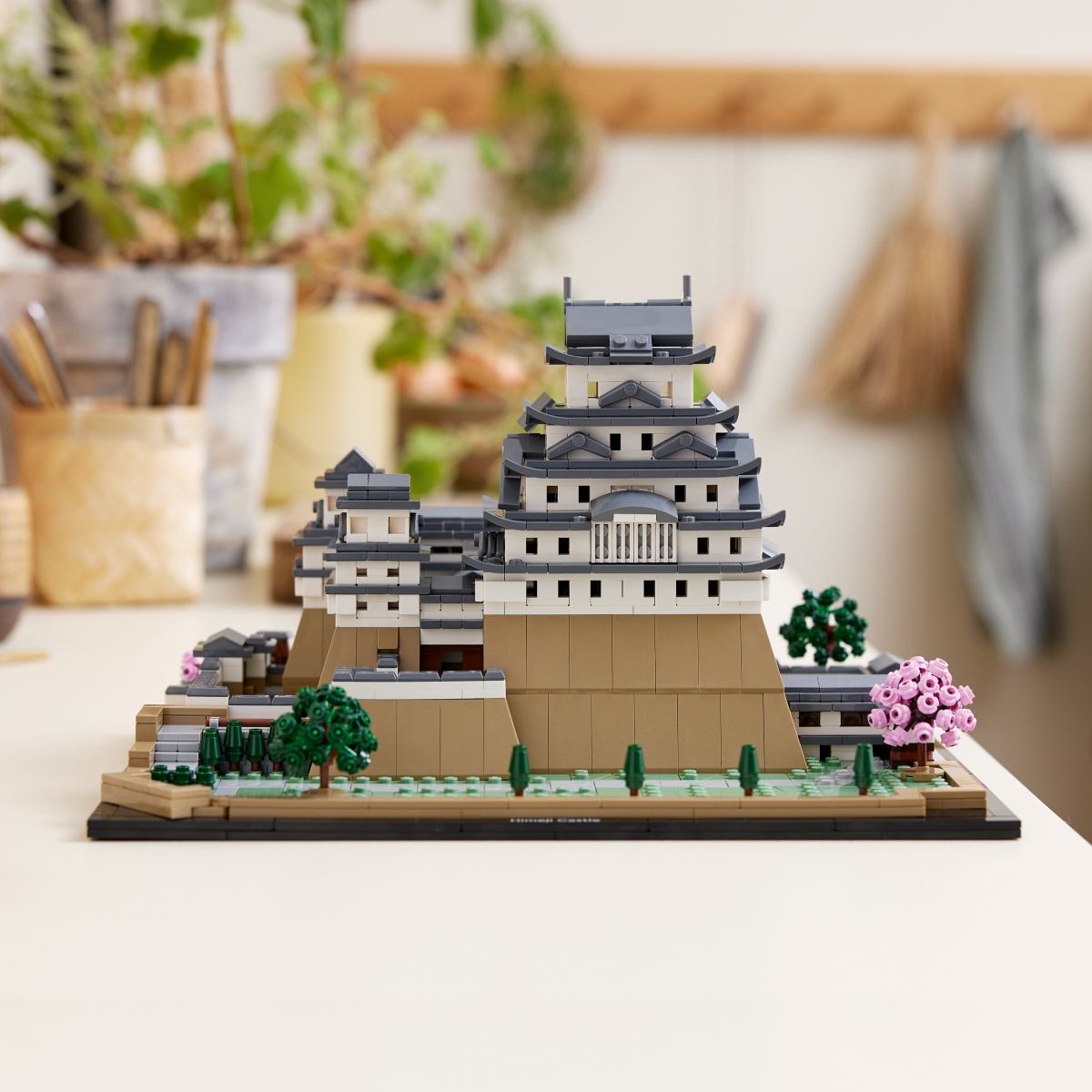 把日本的絕美歷史建築帶回家！樂高全新「姬路城」、「寧靜庭園」積木組合上市