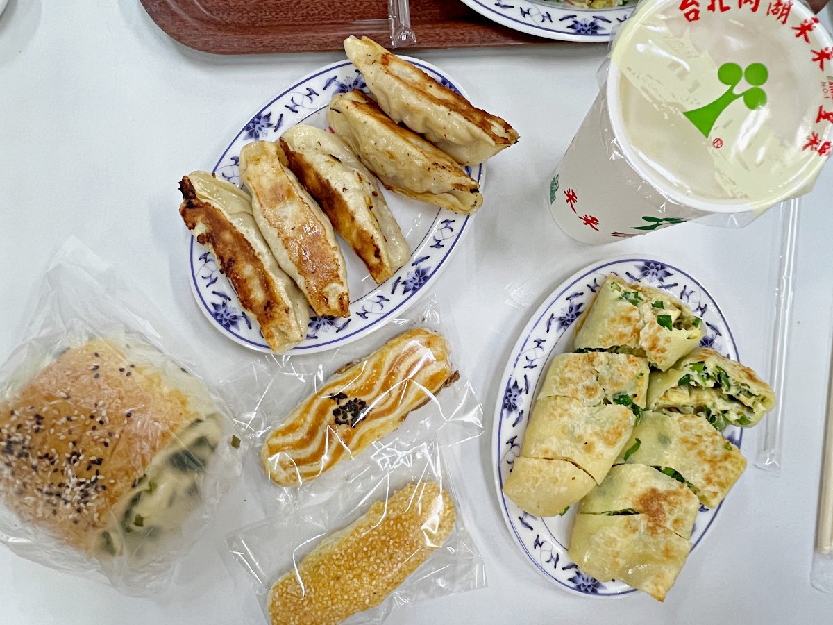 台北除了阜杭豆漿還有這兩家必吃！中正區「青島豆漿店」、內湖「來來豆漿店」都是傳統好滋味