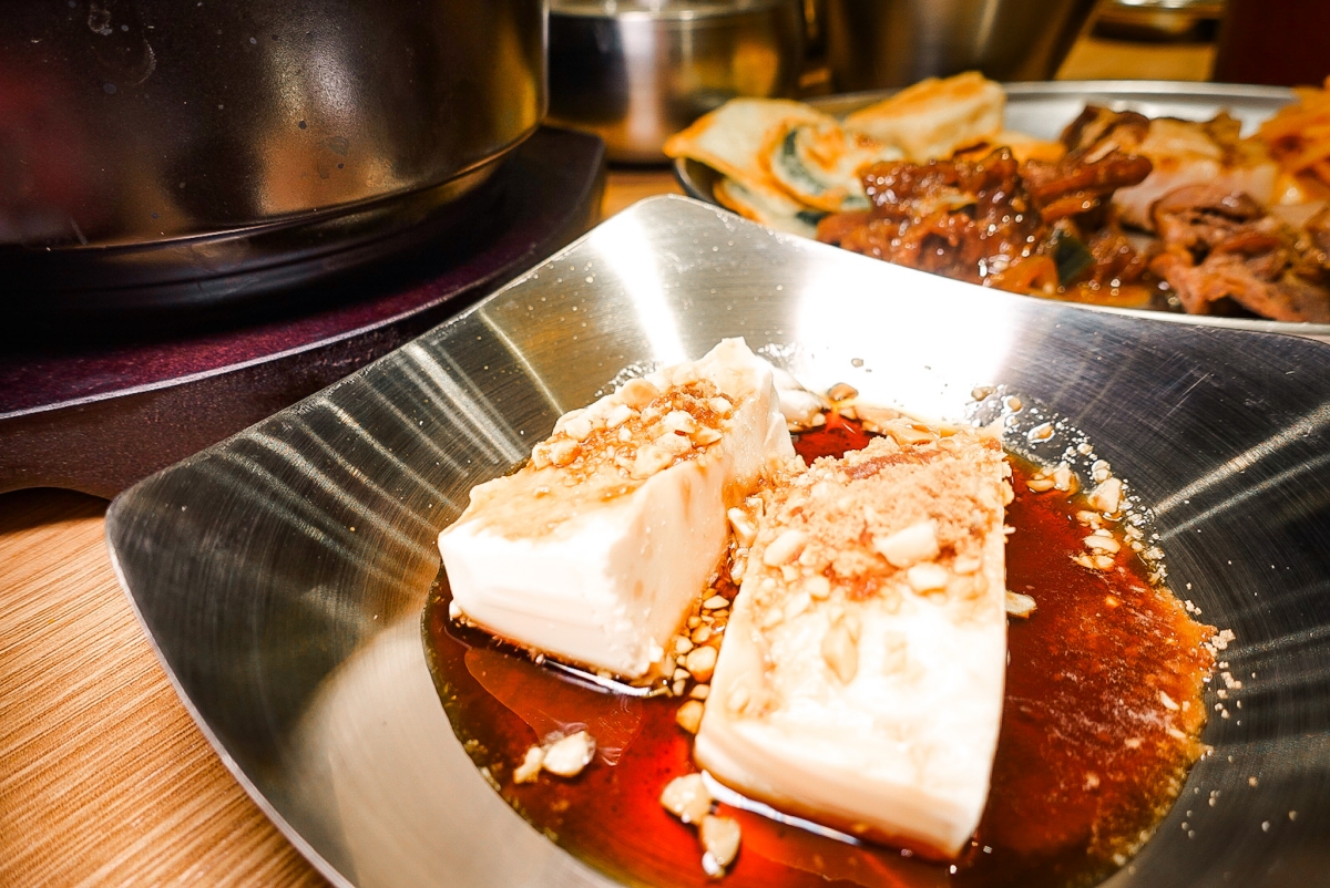 傳統個人韓式豆腐鍋變成吃到飽料理：專訪西門町「江陵阿嬤」如何集結韓式家鄉味打造人人能享的平價美味