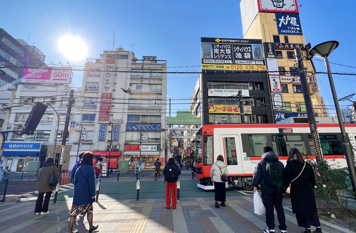 從另一個角度體驗東京旅遊：搭著東京都電荒川線緩緩前行，發現東京人竟生活地如此恬靜