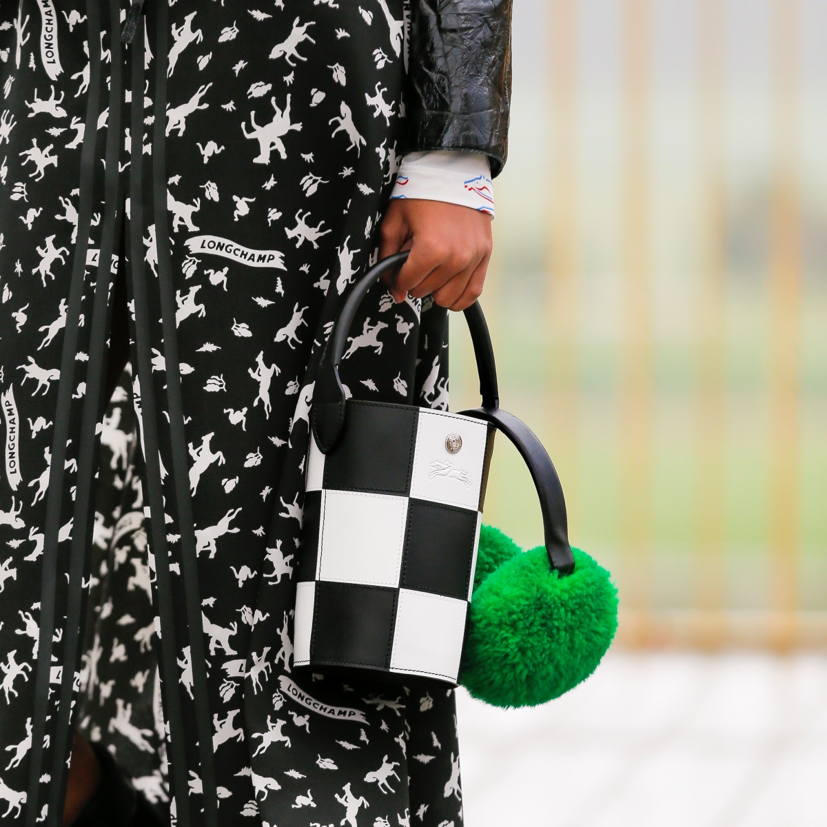 Longchamp 2023秋冬系列登場！以大膽亮色調扭轉秋冬色系印象，6大必買重點包款推薦
