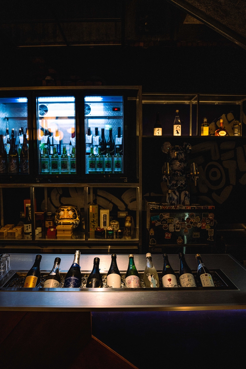 可以站著喝的時髦清酒吧NIHONSHU SAKE SPACE！一週12款清酒任你挑
