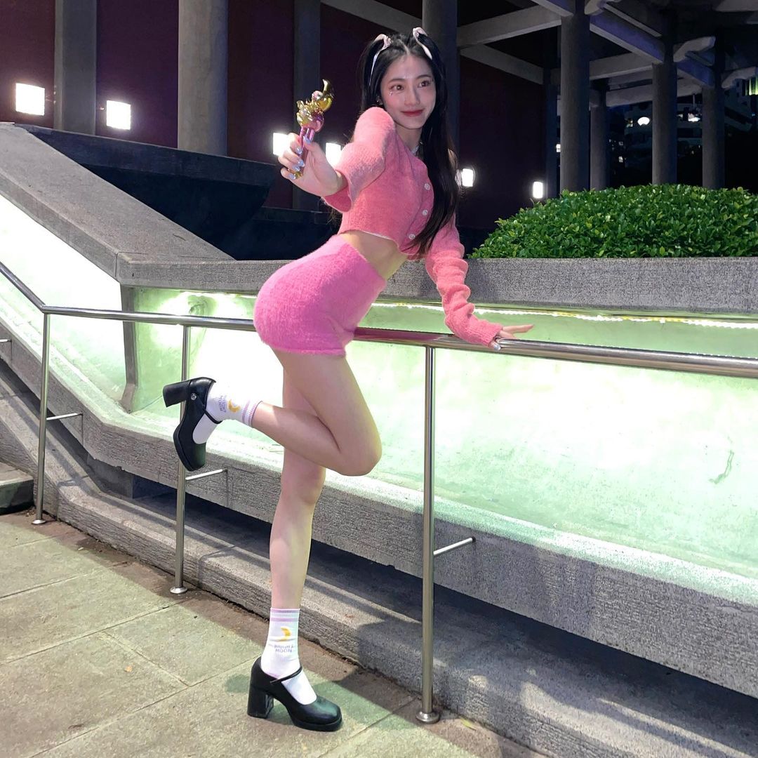2023早秋穿搭就這樣配！「老錢風」等3種不同復古時尚LOOK讓《未來少女》人氣成員穿給你看