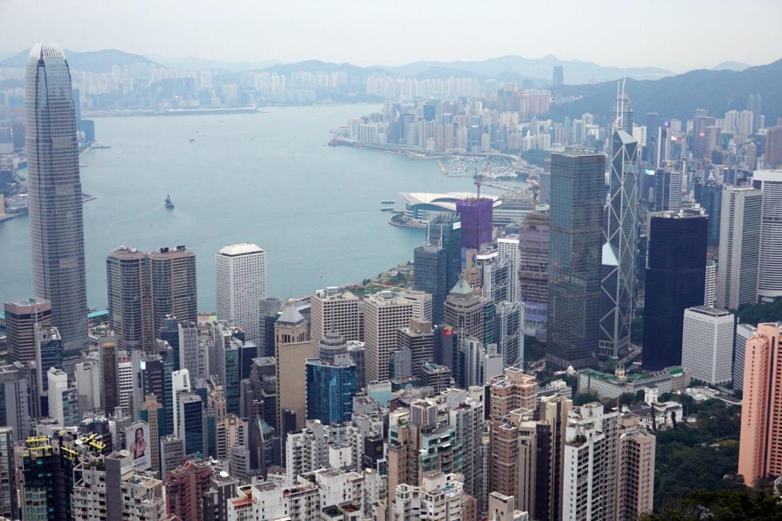 香港太平山纜車站全面翻新 山頂盧吉道觀景台看到不一樣的香港 搭公車下山品嘗香港最棒的川菜
