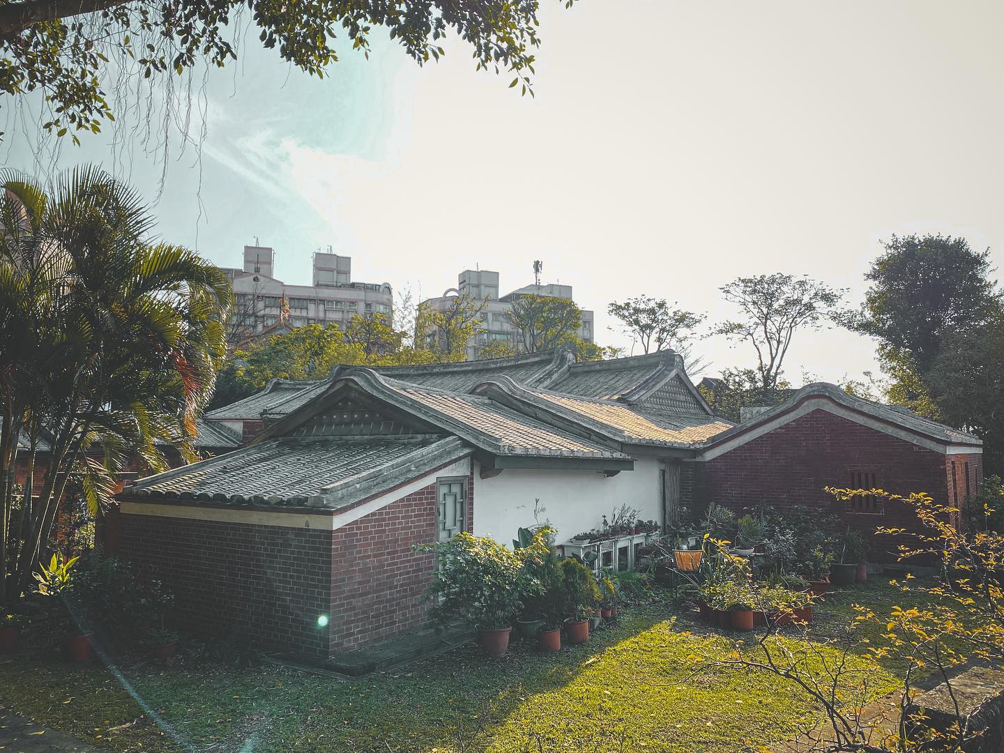【走讀台北】探訪淡海新市鎮中的古蹟：見證淡水發展的「公司田溪程氏古厝」