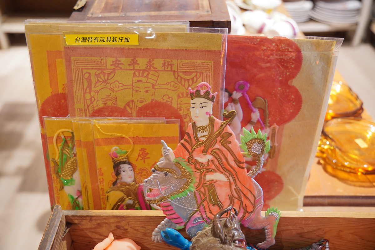 【逛選物店】老物迷的天堂！宜蘭蘇澳「美好排泄」選品店聚集蘇聯、美國、日本與台灣稀有老件