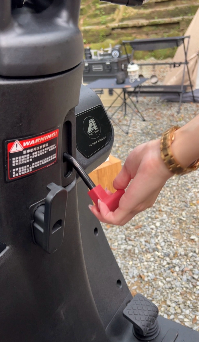 宏佳騰智慧電車曠野綠特仕版搶眼登場！獨特的三點一面設計連崎嶇道路也能暢行