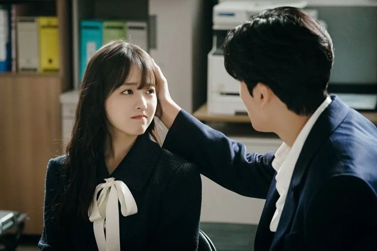 Netflix輕鬆幽默愛情韓劇《大力女子姜南順》on檔ing！狗狗CP朴炯植、朴寶英驚喜客串 / 圖片來源：Neyflix、JTBC