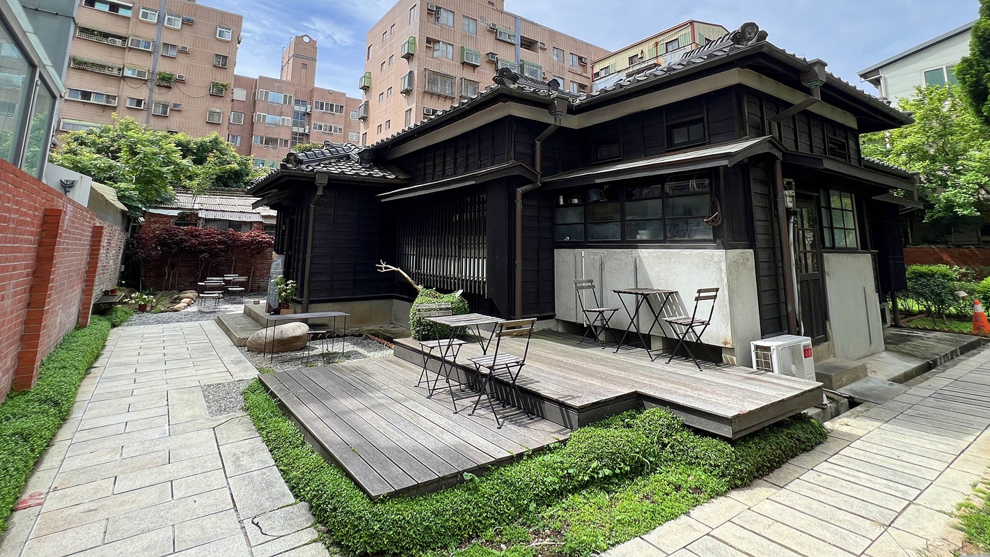 新竹老宅咖啡廳推薦！造訪三間極具氛圍感的「新竹市定古蹟咖啡餐館」，享受滴濾慢釀的美好光影