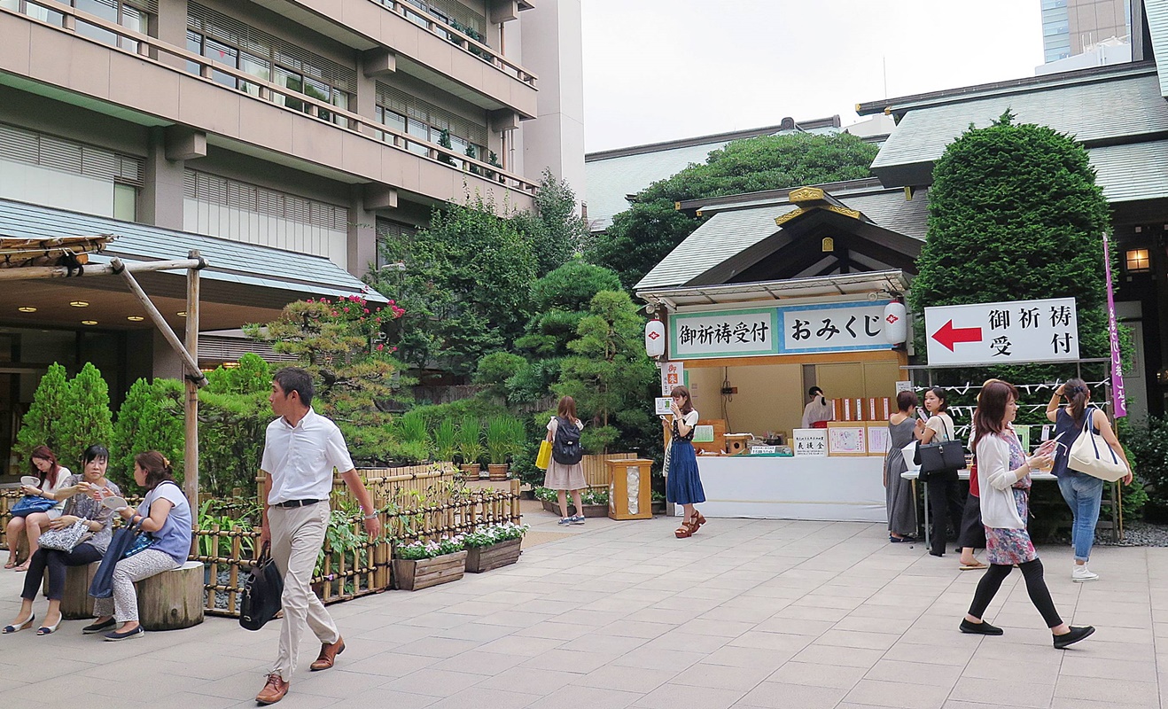 詩情畫意的結緣神社！跟著東京上班族朝聖隱身商辦街區的「東京大神宮」
