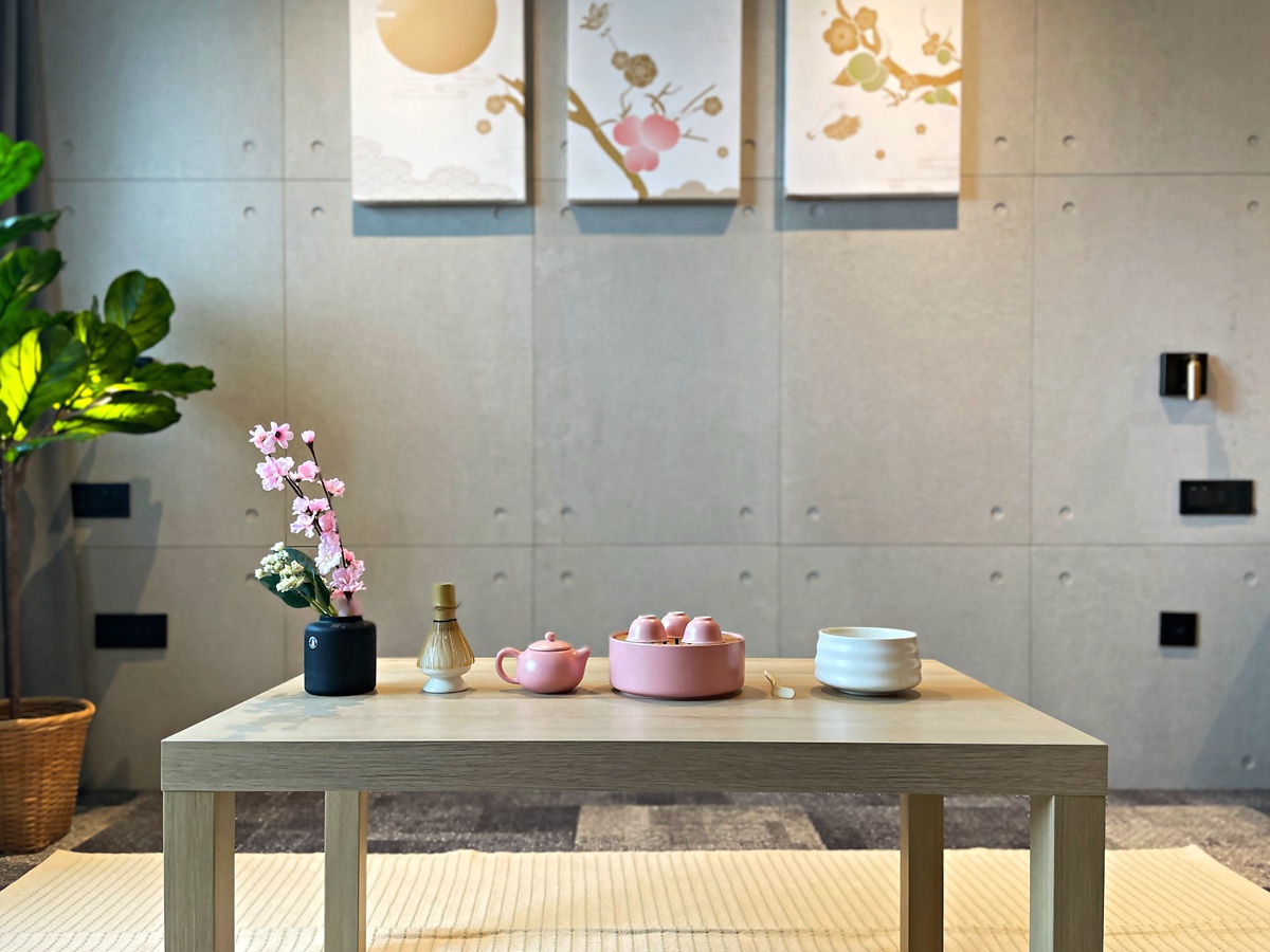 住飯店就要來點特別的？小鹿文娛乘同志遊行活動推期間限定彩虹房，私密空間打造兩款特色主題