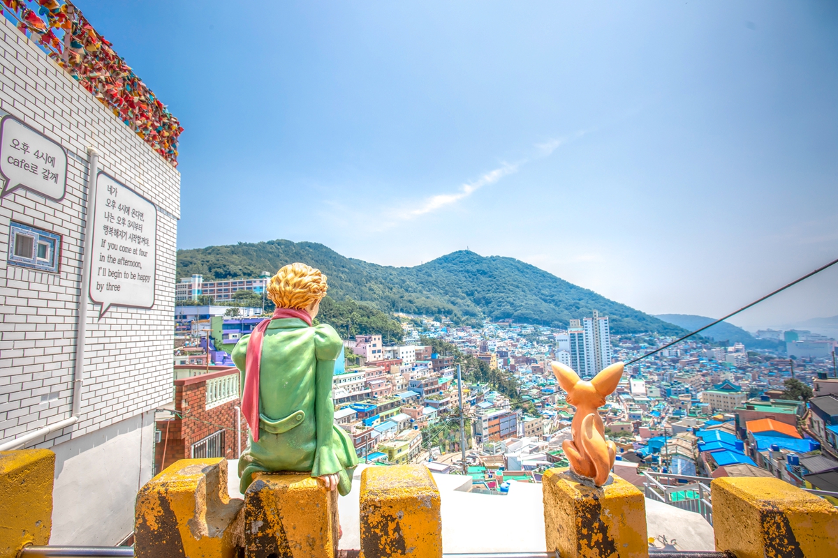 去韓國旅遊不只首爾可以玩，盤點釜山基本5個經典景點，甘川洞文化村童話般景象必打卡