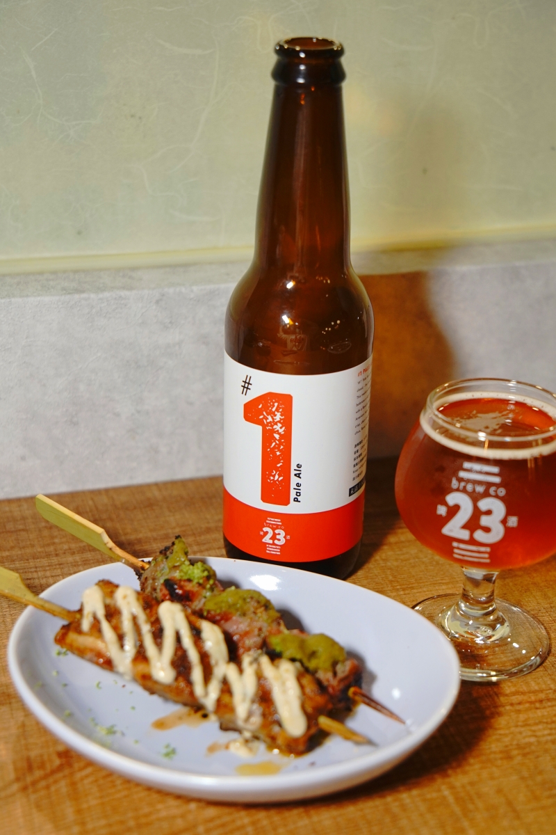 下班後去西門町餐酒館放鬆一下？「串串 23」一邊品嚐23號精釀啤酒的各式風味、一邊享受500盤認定的美味