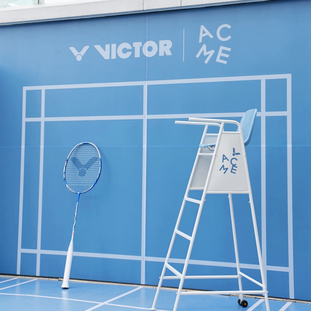 北美館出現巨型羽球拍？VICTOR×ACME期間限定店裝登場，羽球杯子蛋糕、造型餅乾都好萌