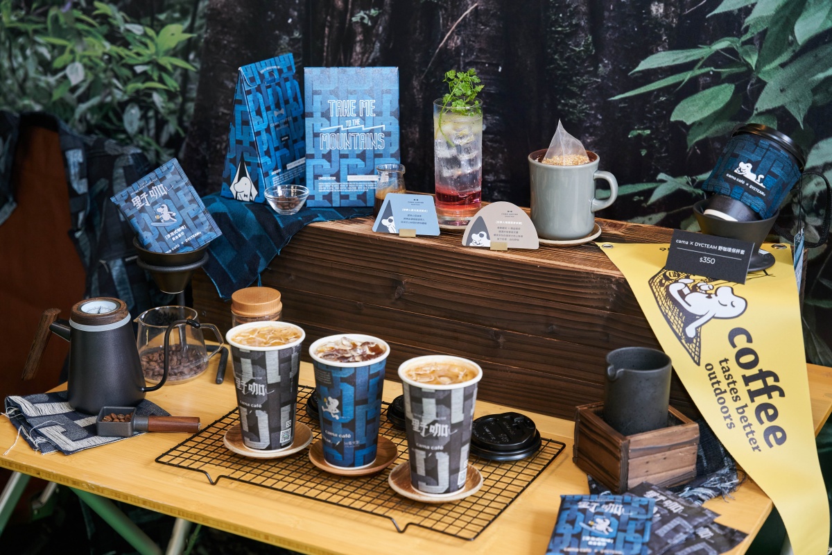 餐飲界也跟上露營潮！好丘、cama café齊推野營風限定店裝和新品，在城市裡也能享受愜意氛圍