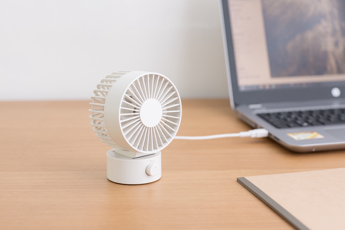 夏天家電想省電絕對少不了它！MUJI無印良品「與風共生」提案、TOSHIBA變頻空調，從冷氣、循環扇、小型電風扇的互補，打造夏日涼感小窩