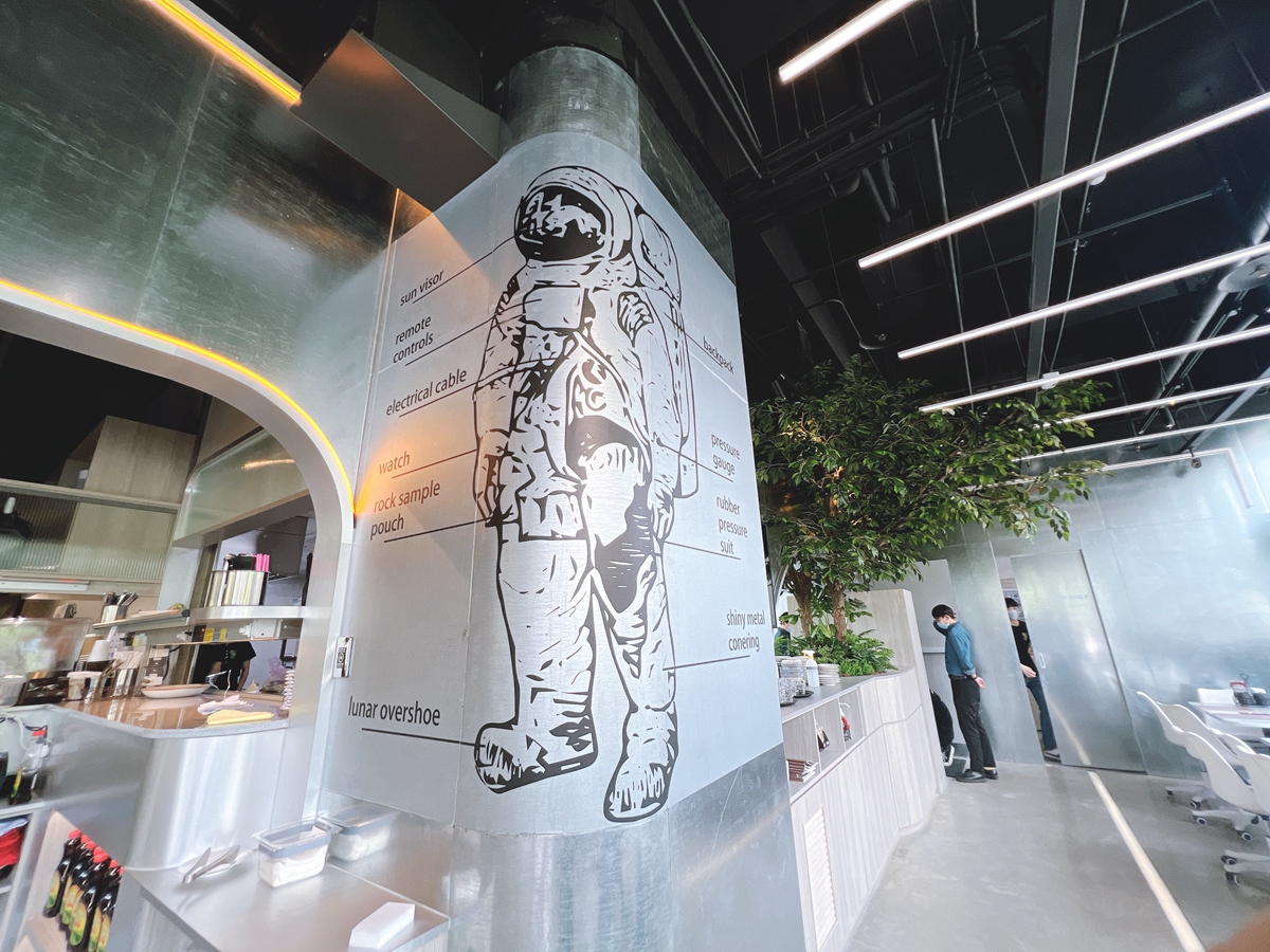 新美式料理「貳樓」板橋店開幕！挾帶食蔬新概念進駐Goole科技園區，連裝潢都充滿科技感