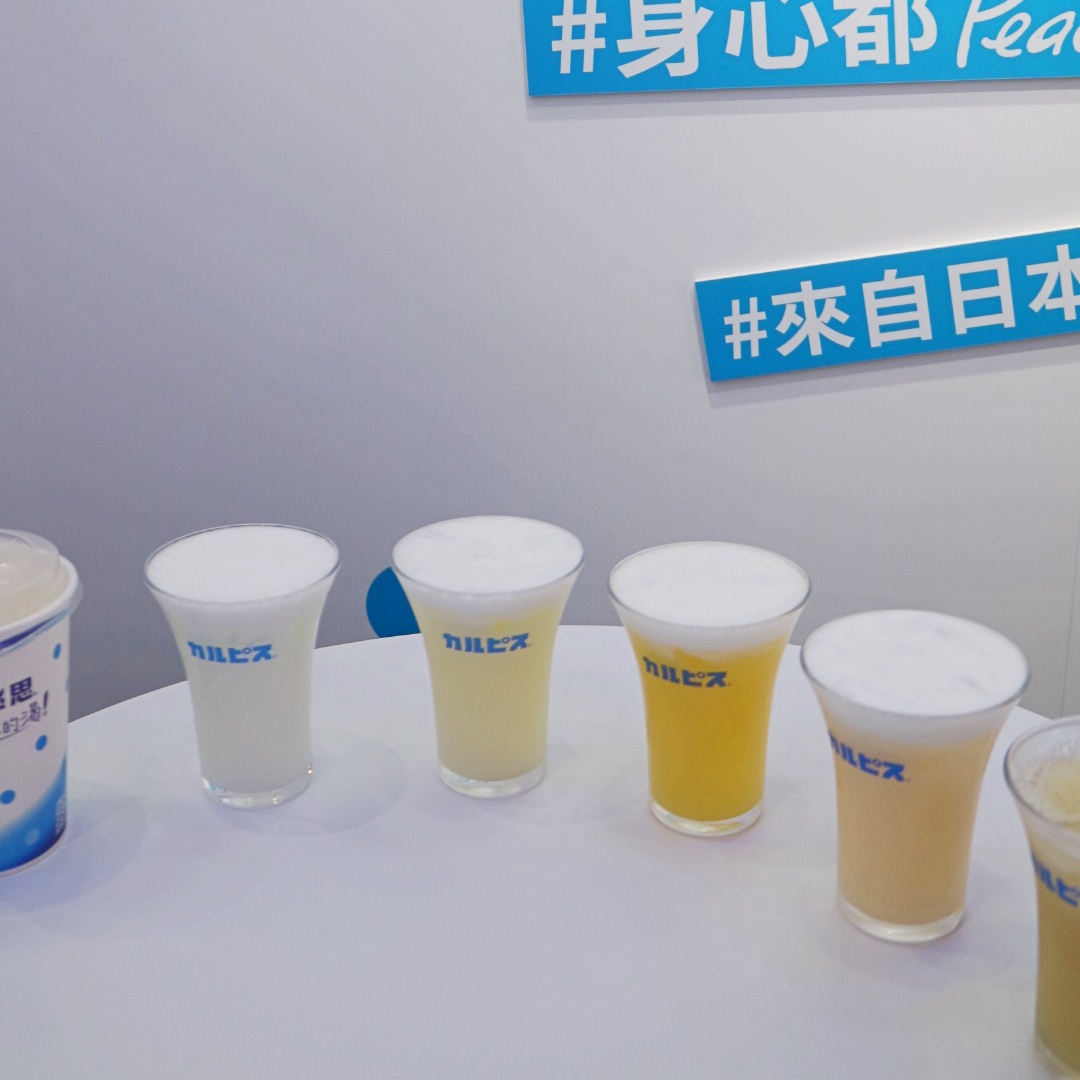 可爾必思也開飲料店了？首間期間限定快閃店台北補習街登場，獨家特調飲品同步上市