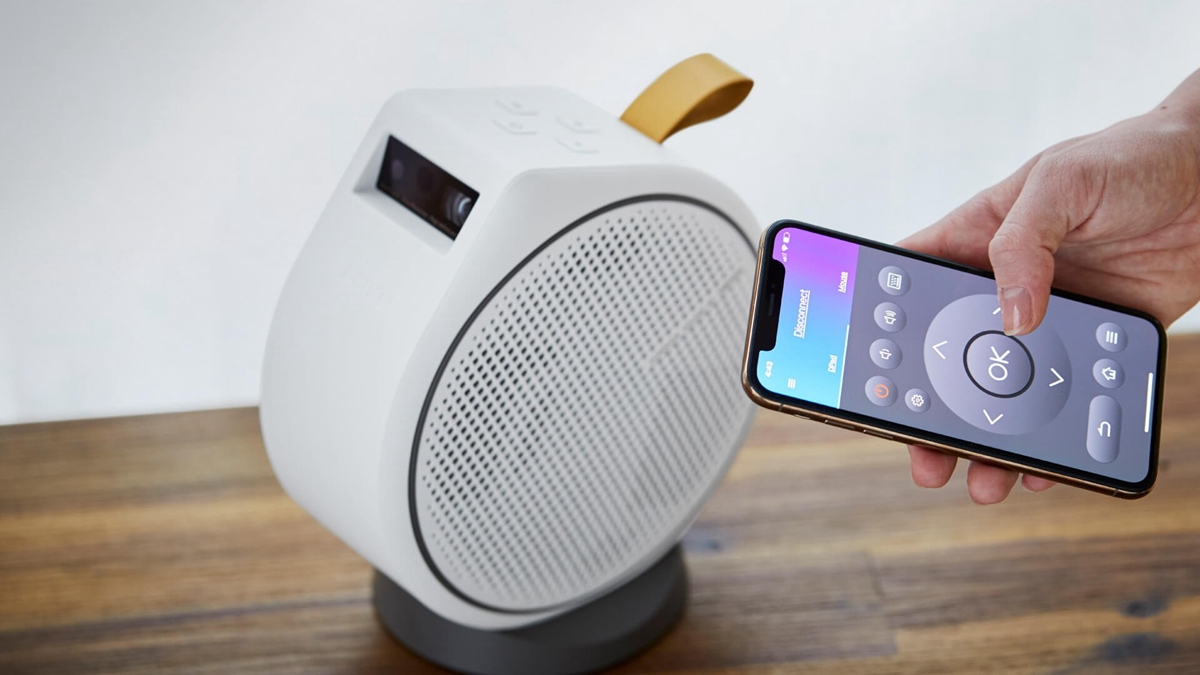 露營、家用都合適！極勸敗攜帶式微型投影機推薦：XGIMI、SAMSUNG、BENQ，有了它誰還需要電視？