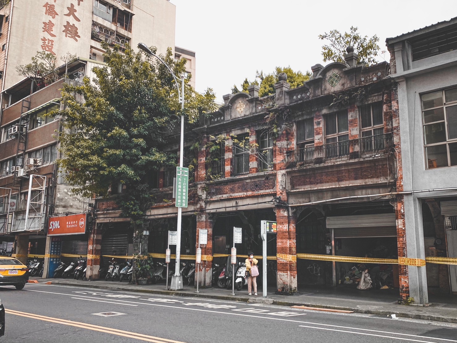 【走讀台北】到台北萬華造訪逝去的地景：林耀堂故居「康定路四連棟」