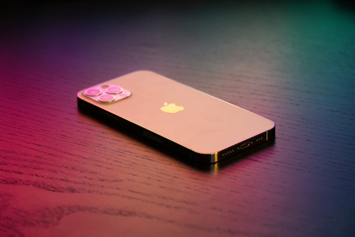 再也不用脫口罩解鎖Face ID了！你的iPhone12、13更新ios 15.4了沒？
