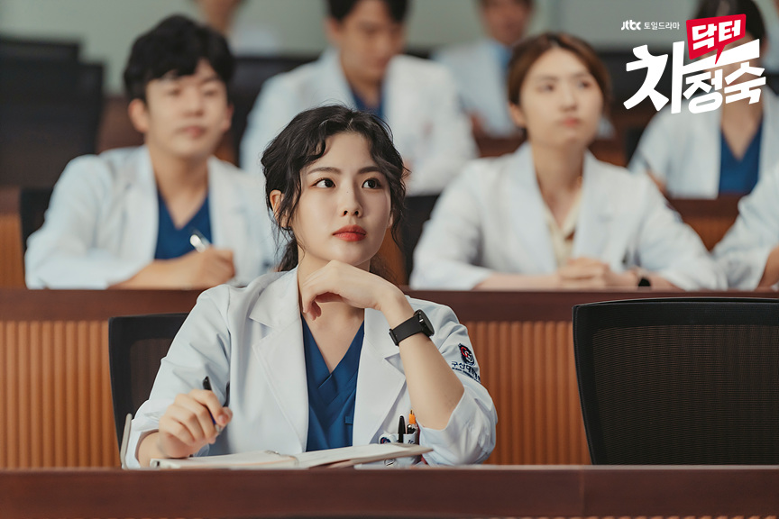 中年主婦的逆襲！Netflix韓劇《車貞淑醫生》，嚴正化重生後力斬小三跟渣男