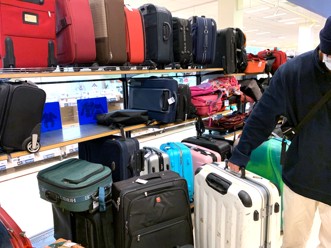 「HARD OFF海德沃福」日本最大二手店台灣也逛得到，3C、名牌、古著逛不完，快點來挖寶吧！