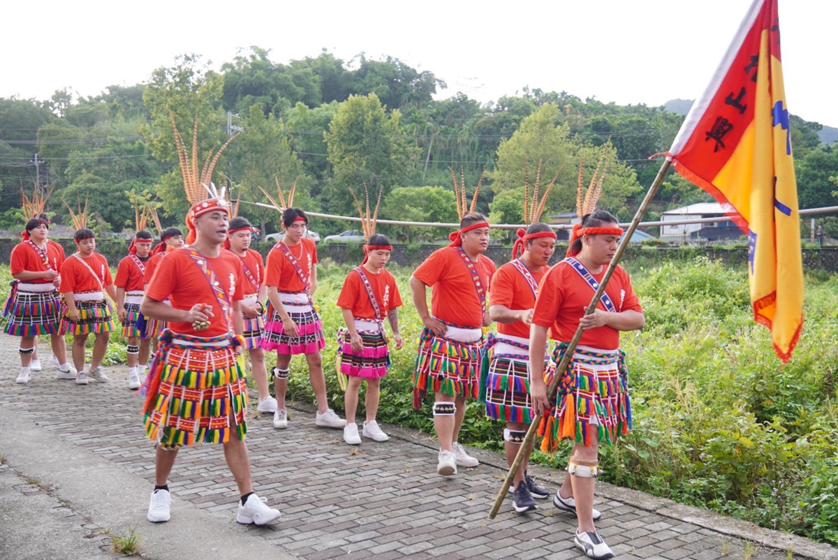 直擊阿美族山興部落豐年祭現場！耆老、頭目與青年會的對接，透過年輕思維延續傳統習俗