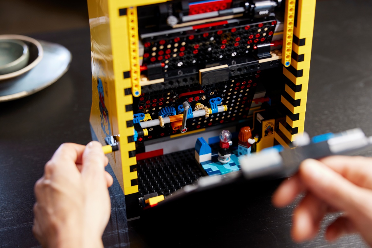 這是回憶殺無誤！樂高LEGO×日本萬代推《PAC-MAN》小精靈積木版遊戲機，帶你重回童年美好時光