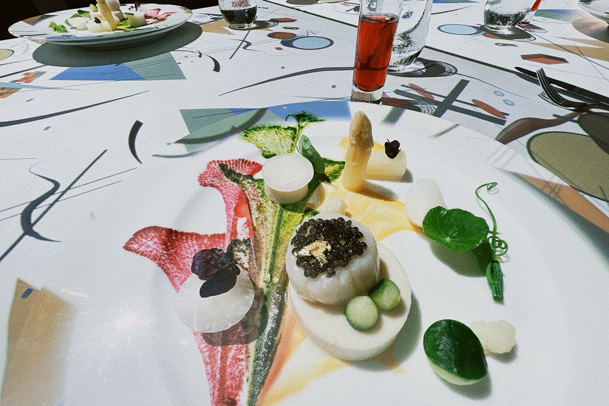 餐桌上的光影策展！「Le Petit Chef世界最小廚師」於台北君悅酒店用裸式3D投影藝術打造餐桌上的光影沉浸式體驗
