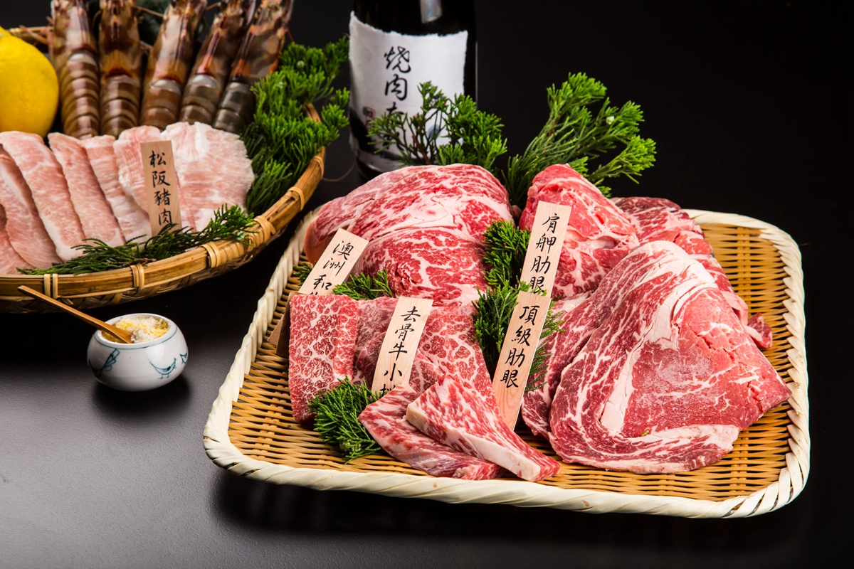 中秋節就是要烤肉！2023懶人必備烤肉組，從飯店、牛排館到costco好市多採買，外加冷凍醬料包輕鬆準備烤肉節